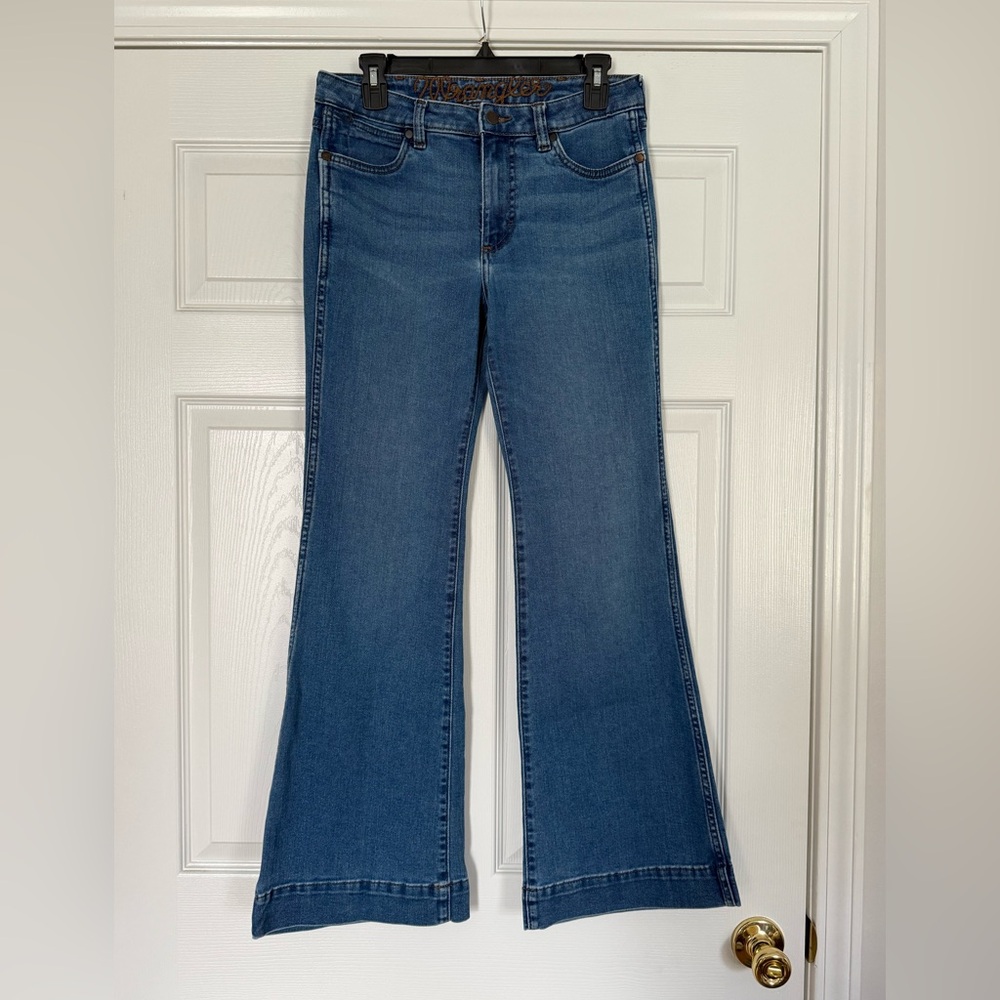 Woman’s wrangler retro jeans